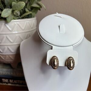 NWOT Premier Designs Gold Earrings